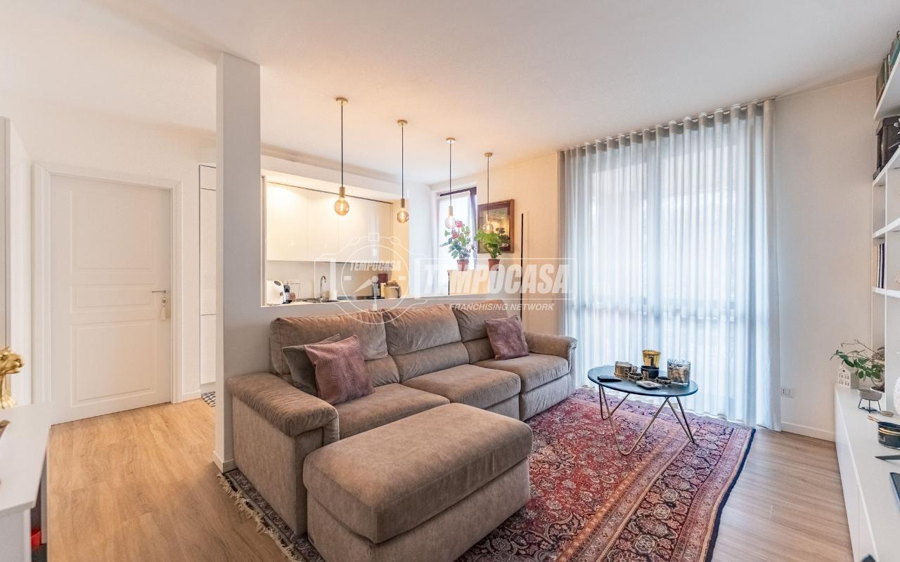 Квартира с 3 комнатами в Кузаго, Италия № 117854