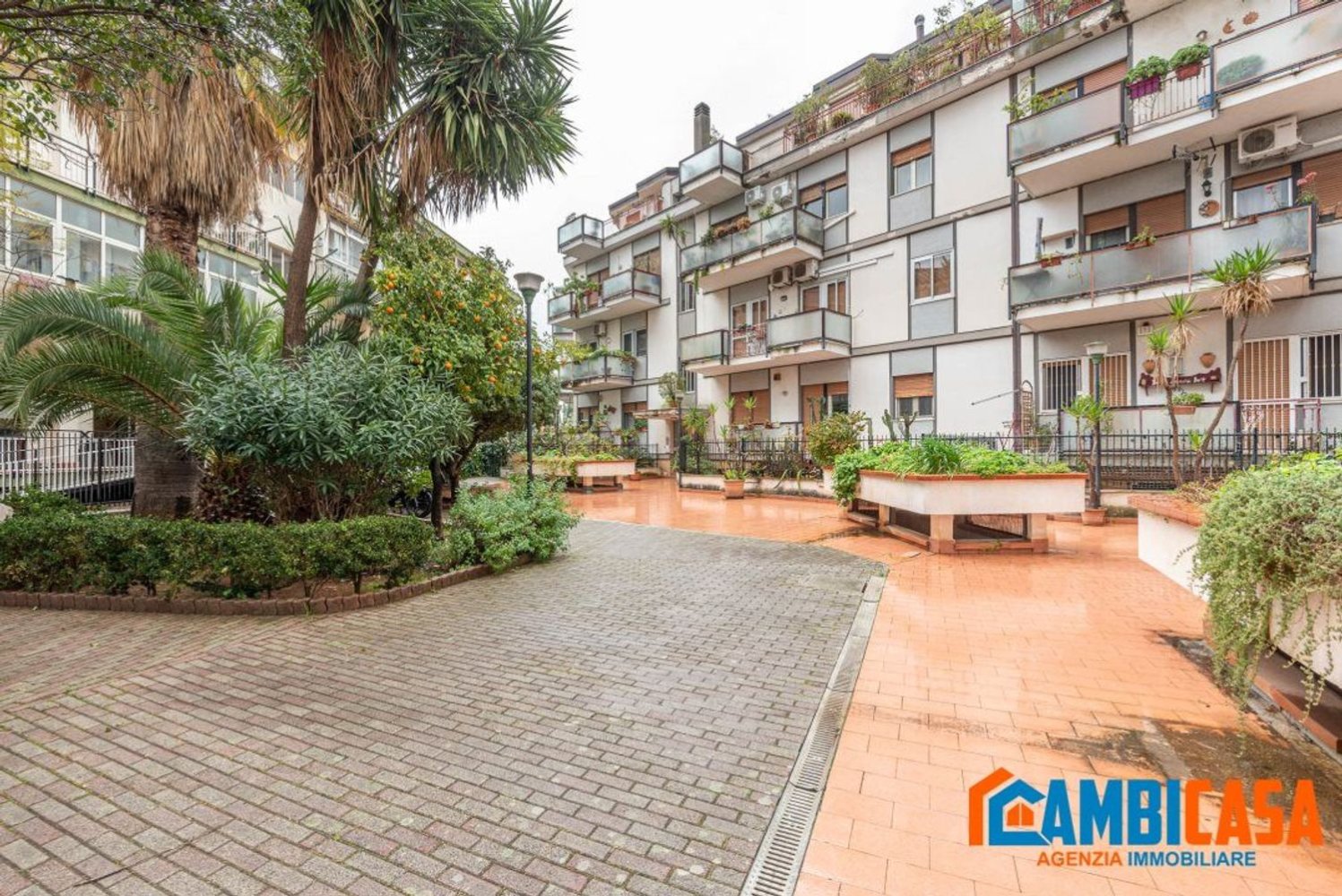 Квартира с 5 спальнями в Палермо, Италия № 331686