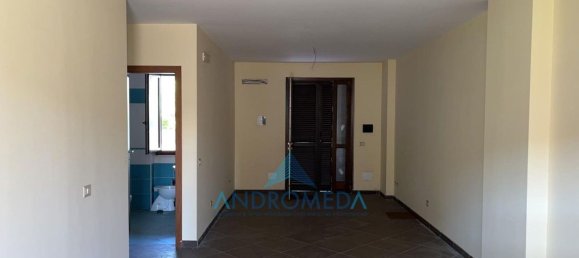 105m² Office in Naples, Italy No. 71362 11