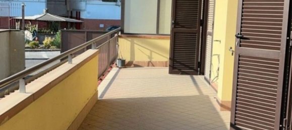 105m² Office in Naples, Italy No. 71362 2