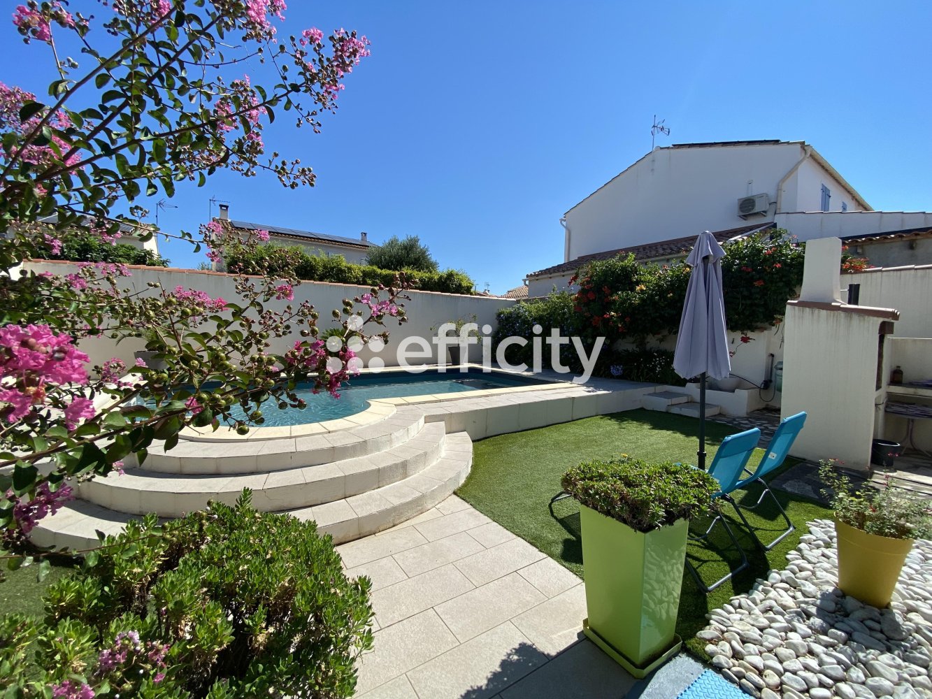 Villa de 4 dormitorios en Miramas, France No. 330230