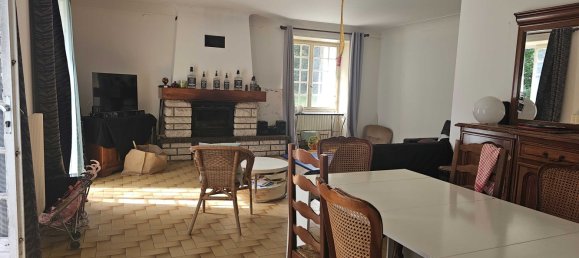 3 bedrooms House in Gracay, France No. 73156 10