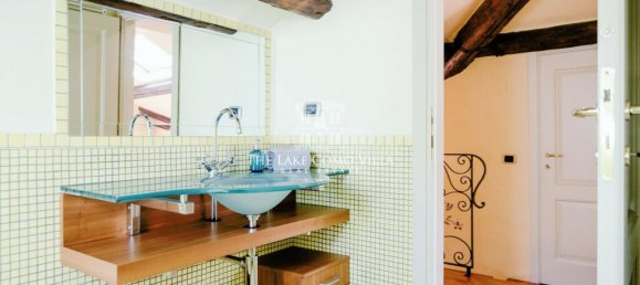 3 Schlafzimmer Wohnung in Moltrasio, Italy, Nr. 158981 22