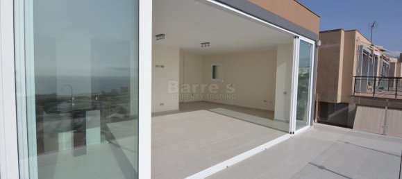 4 bedrooms House in Adeje, Spain No. 28033 7