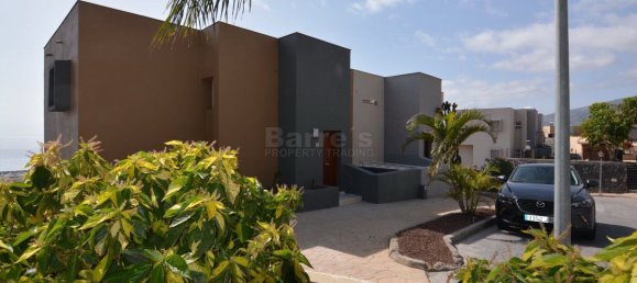 4 bedrooms House in Adeje, Spain No. 28033 21