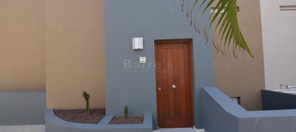 4 bedrooms House in Adeje, Spain No. 28033 23