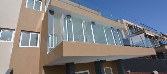 4 bedrooms House in Adeje, Spain No. 28033 50