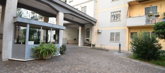 2 bedrooms Apartment in Rome, Italy No. 314269 4