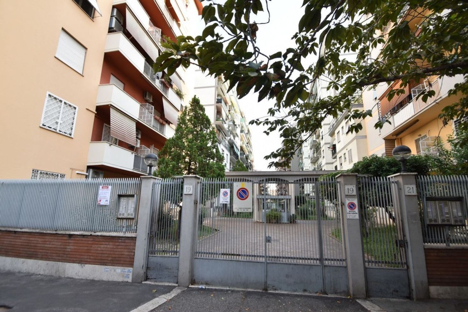 2 bedrooms Apartment in Rome, Italy No. 314269