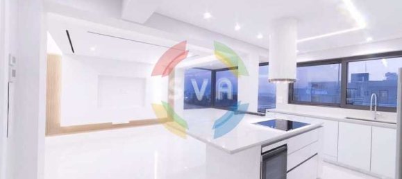 3 bedrooms Apartment in Limassol, Cyprus No. 21481 3