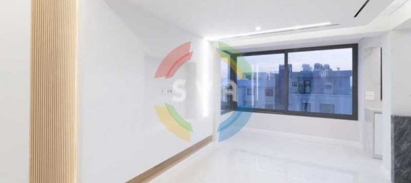 3 bedrooms Apartment in Limassol, Cyprus No. 21481 2