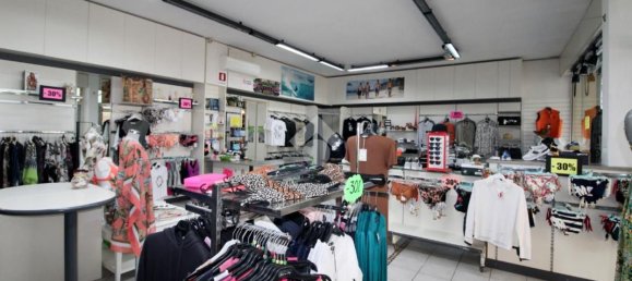 120m² Garage in Caorle, Italy No. 331826 3