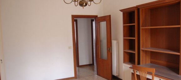 Apartamento de 3 divisões em Modena, Italy N.º 251790 10