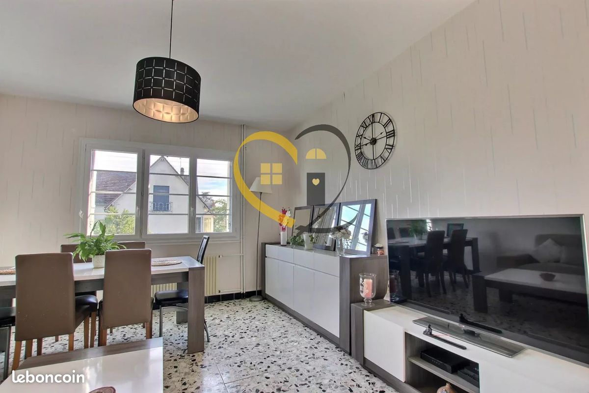 Casa de 3 dormitorios en Bourges, France No. 332960