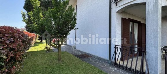 Villa T4 em Guanzate, Italy N.º 302648 30