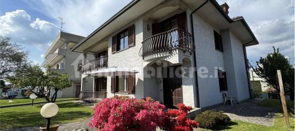 Villa T4 em Guanzate, Italy N.º 302648 3