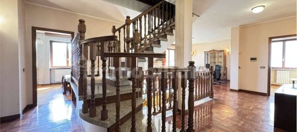 Villa T4 em Guanzate, Italy N.º 302648 24