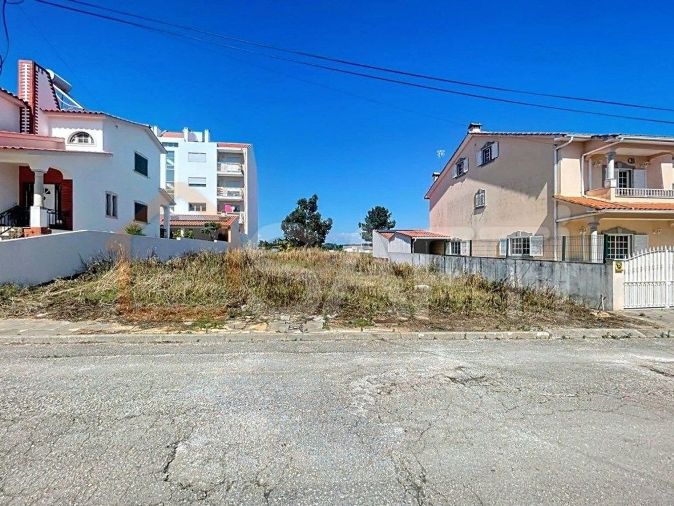 378m² Land in Entroncamento, Portugal No. 77094