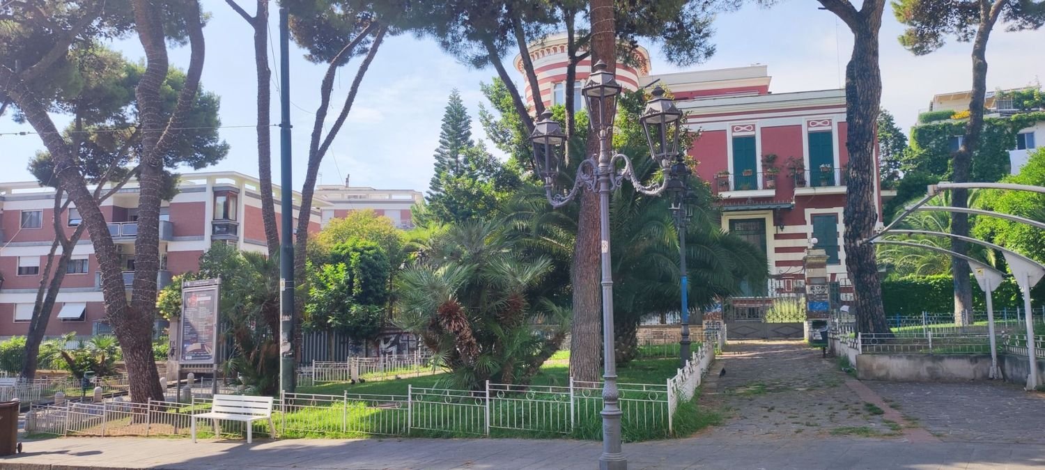 4 bedrooms Apartment in Portici, Italy No. 347471