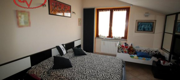 Дом с 4 комнатами в Монтеварки, Италия № 227393 7