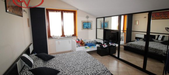 Дом с 4 комнатами в Монтеварки, Италия № 227393 5