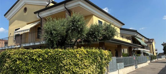 2 bedrooms Apartment in Bovolone, Italy No. 297447 12