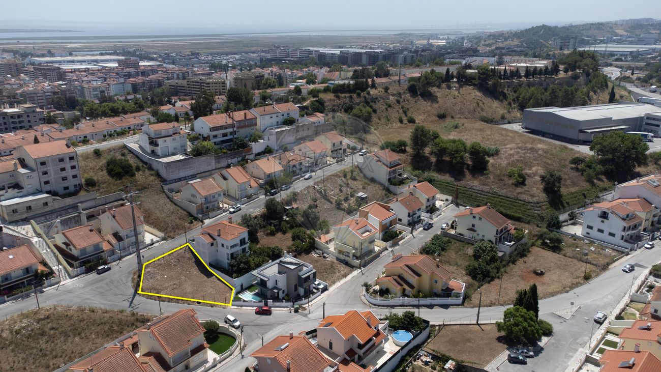  Land in Vila Franca de Xira, Portugal No. 162178