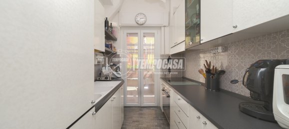 2 bedrooms Apartment in Rome, Italy No. 192376 13