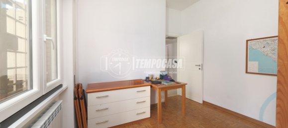 2 bedrooms Apartment in Rome, Italy No. 192376 4