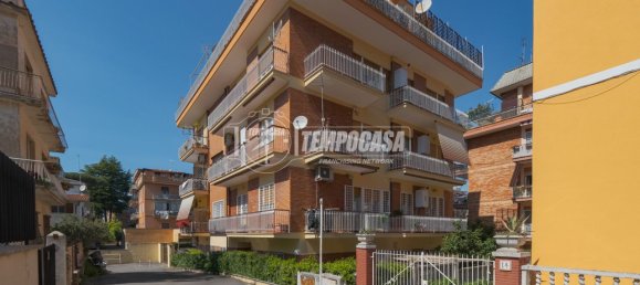 2 bedrooms Apartment in Rome, Italy No. 192376 12