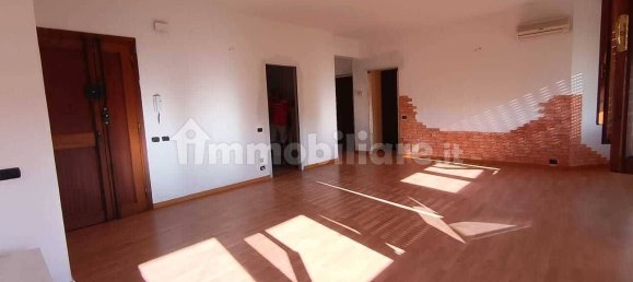2 Schlafzimmer Wohnung in Livorno, Italy, Nr. 349490 17