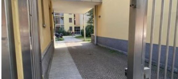 3 rooms Apartment in Milan, Italy No. 259078 2