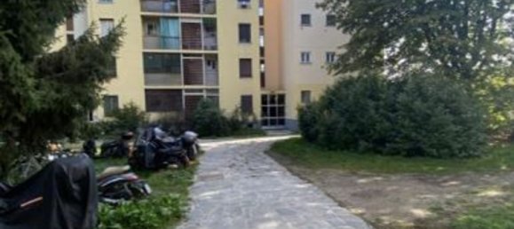 3 rooms Apartment in Milan, Italy No. 259078 3