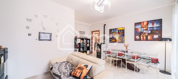 Apartamento de 3 divisões em Reggio Emilia, Italy N.º 21727 3