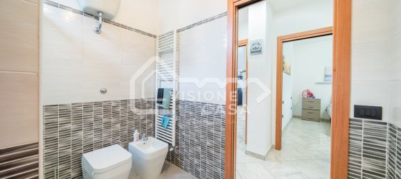 Apartamento de 3 divisões em Reggio Emilia, Italy N.º 21727 25