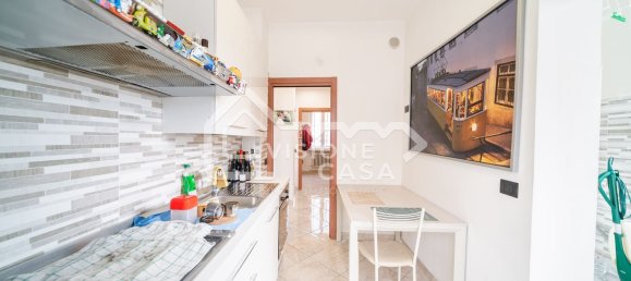 Apartamento de 3 divisões em Reggio Emilia, Italy N.º 21727 8