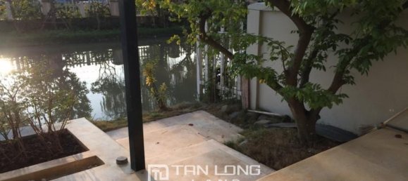 Villa de 3 dormitorios en Long Bien, Vietnam No. 2087 3