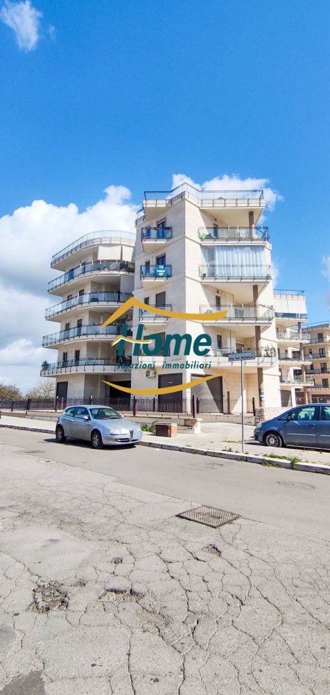 4-salle Appartement à Gioia del Colle, Italy No. 37453