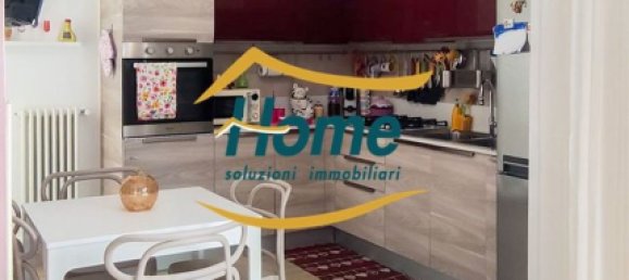 4-salle Appartement à Gioia del Colle, Italy No. 37453 6