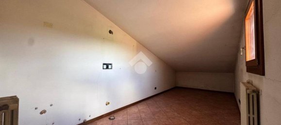 3 Schlafzimmer Villa in Due Carrare, Italy, Nr. 341646 18