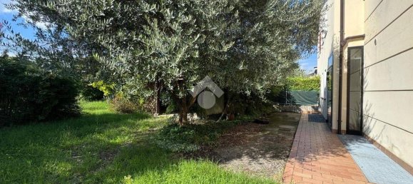 3 Schlafzimmer Villa in Due Carrare, Italy, Nr. 341646 21