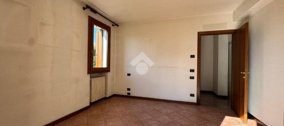 3 Schlafzimmer Villa in Due Carrare, Italy, Nr. 341646 16