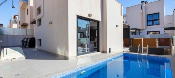 5 bedrooms Villa in Torrevieja, Spain No. 176110 2