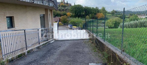 1غرفة عقار تجاري في Perugia, Italy رقم 76979 6