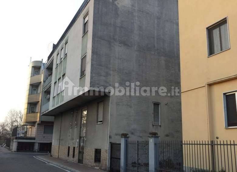 Studio in Rozzano, Italy No. 394589