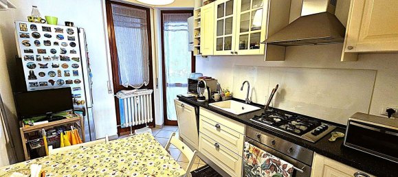 Квартира с 3 комнатами в Корсико, Италия № 339097 4