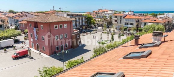 3 bedrooms Apartment in Forte dei Marmi, Italy No. 189628 5