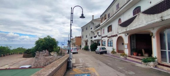 Apartamento de 2 habitaciónes en Silvi, Italy No. 41931 3