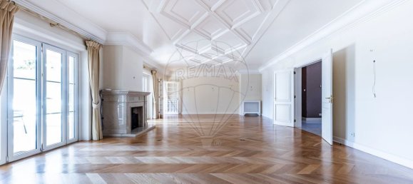 6 bedrooms Villa in Cascais, Portugal No. 182221 16