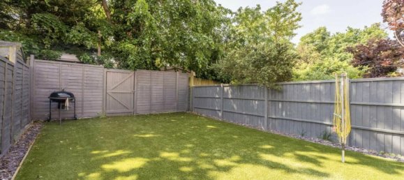 4 bedrooms House in Sunbury-on-Thames, United Kingdom No. 10192 11